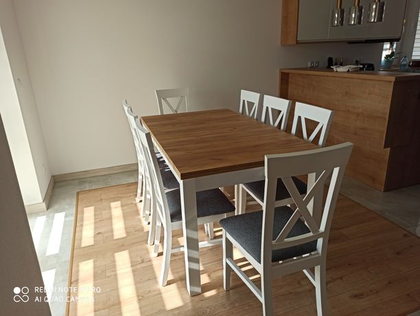 Zestaw stół do jadalni, salonu oraz krzesła