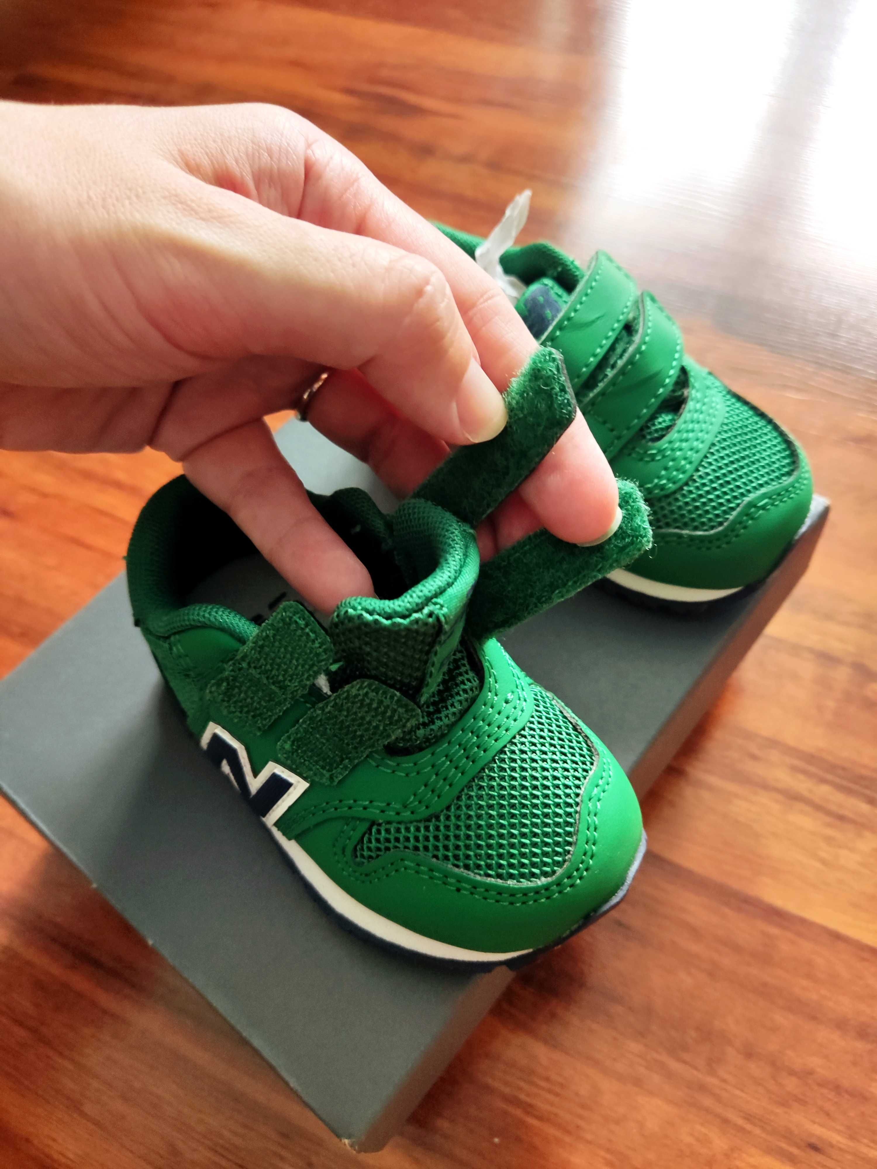 Nowe buty New Balance r. 18,5 - długość 10 cm