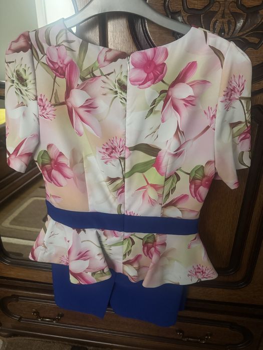 Костюм жіночий різнокольоровий