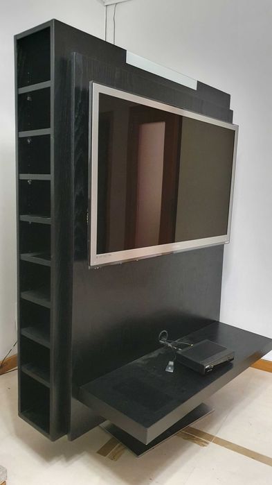 Movel de televisão rotativo