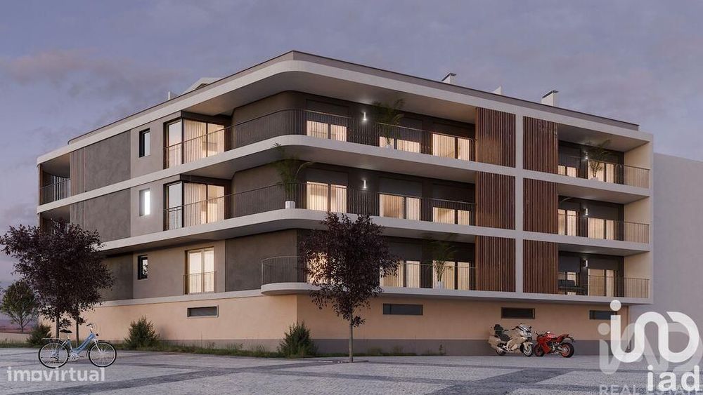 Apartamento T2 em Parceiros e Azoia de 102 m2