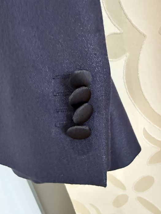 Смокинг Boss синий с черным атласным лацканом