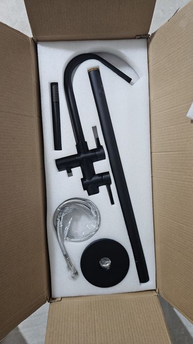 Bateria wannowa wolnostojąca czarna