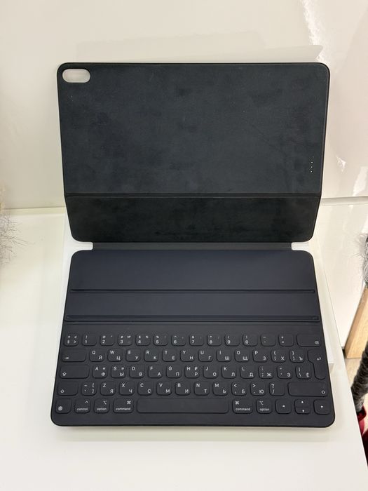 Б/у клавіатура для iPad Pro 12.9’ (4-Gen)