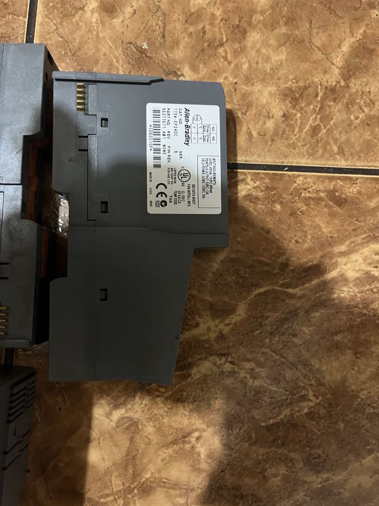 Adapter sieciowy Allen Bradley 1734 ADN moduł