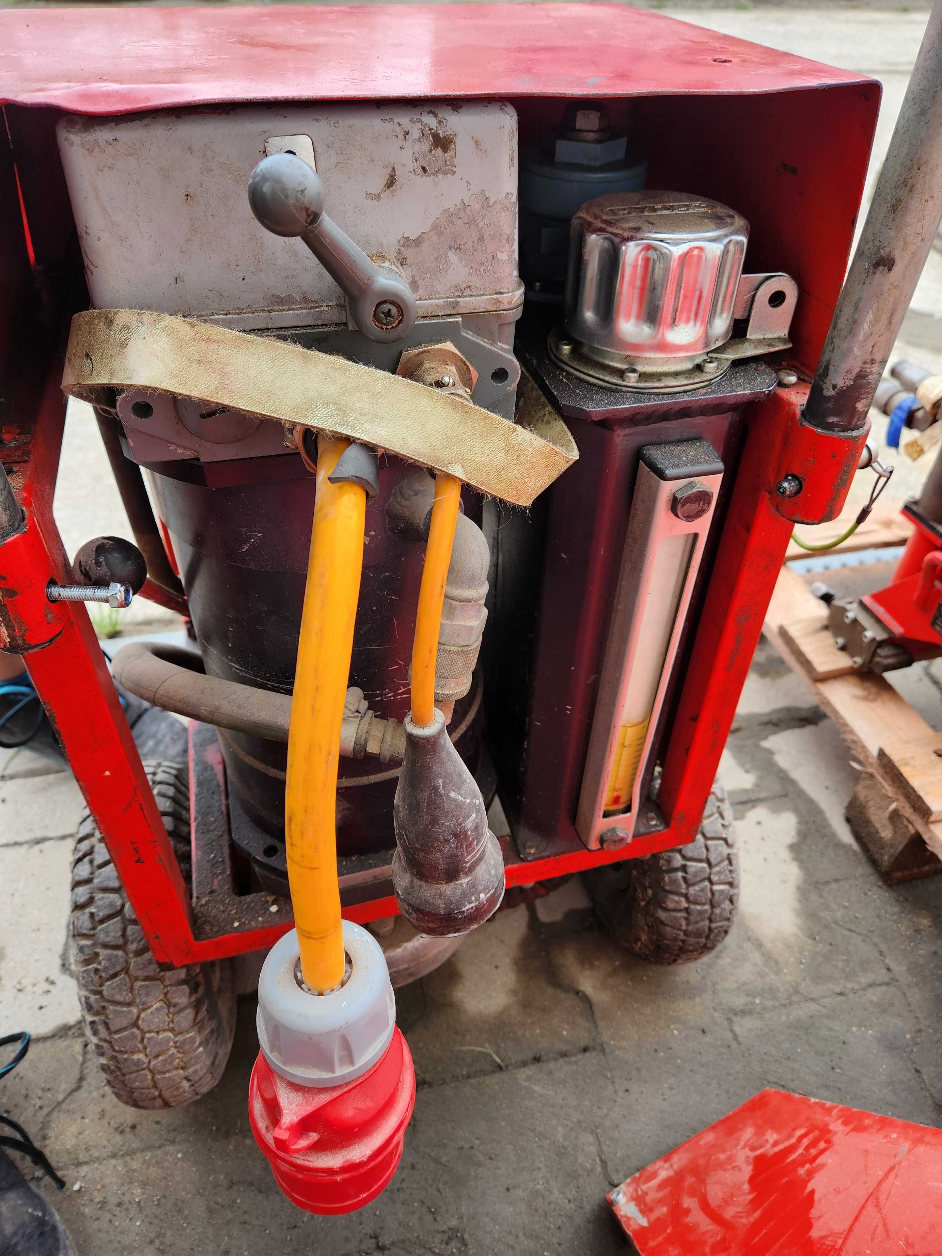 Piła Hilti do cięcia betonu zbrojonego na hydraulice, tarcza  900 mm