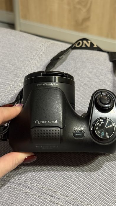 Фотоапарат Sony Cyber-Shot DSC-H100 Black