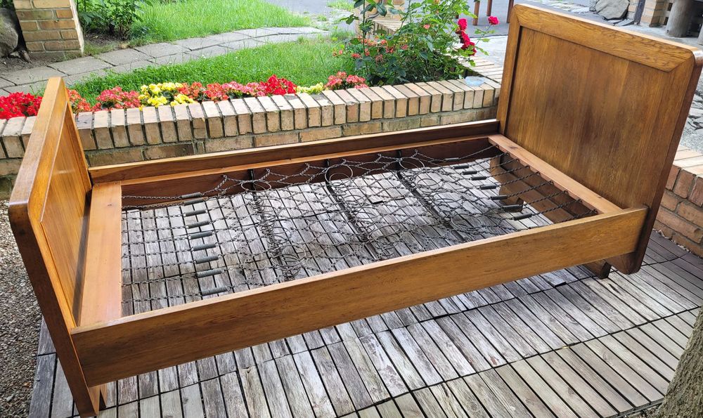 Stare przedwojenne Łóżko z 1935 roku