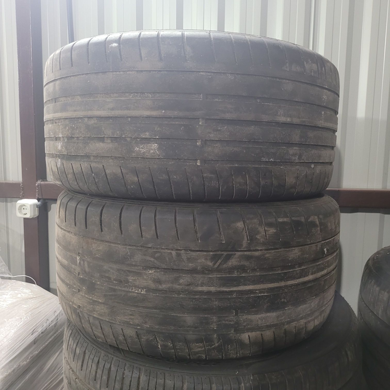 Резина літня Dunlop 275/40 r18