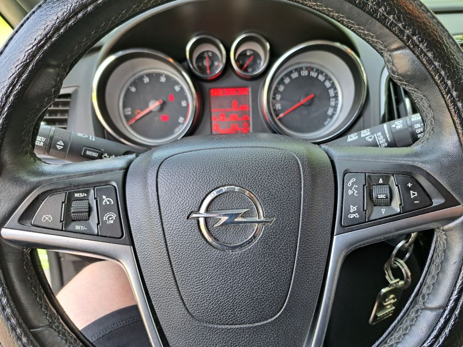 Opel Astra J Sports Tourer