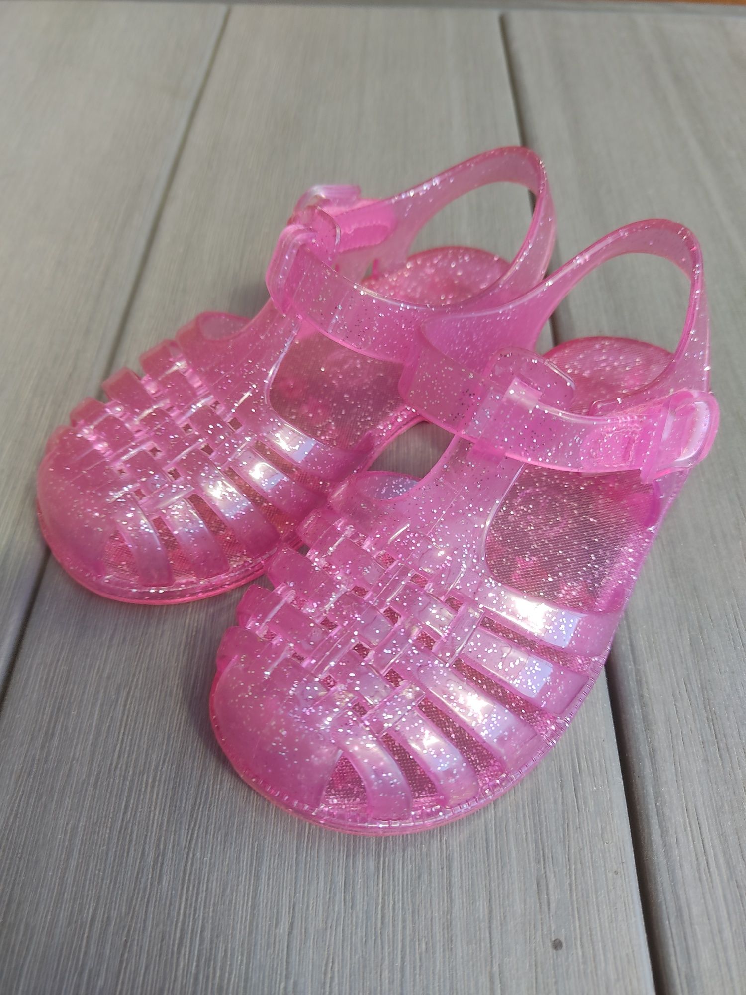 Gumowe sandalki dla dziewczynki