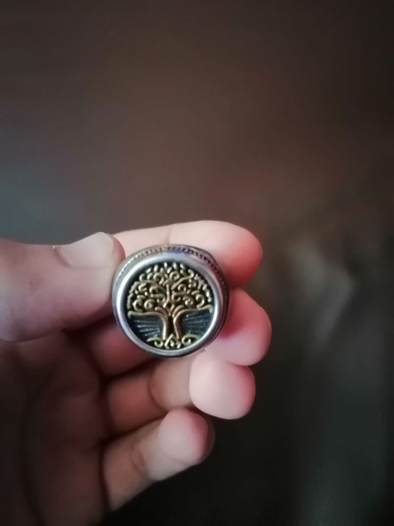 Pierścień z drzewem yggdrasil
