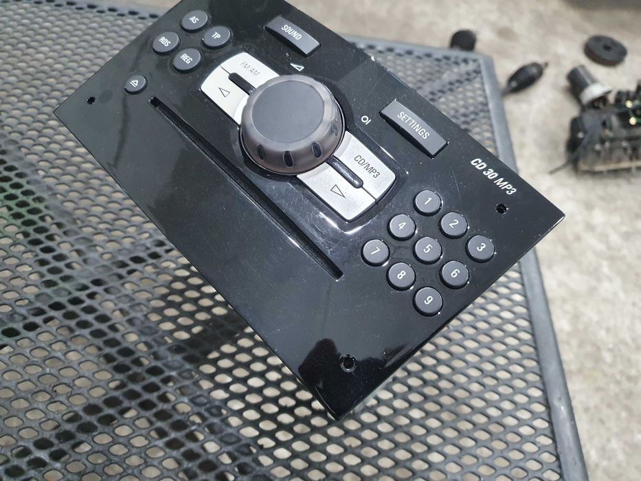 Radio Opel CD30 MP3 piano black sprawne