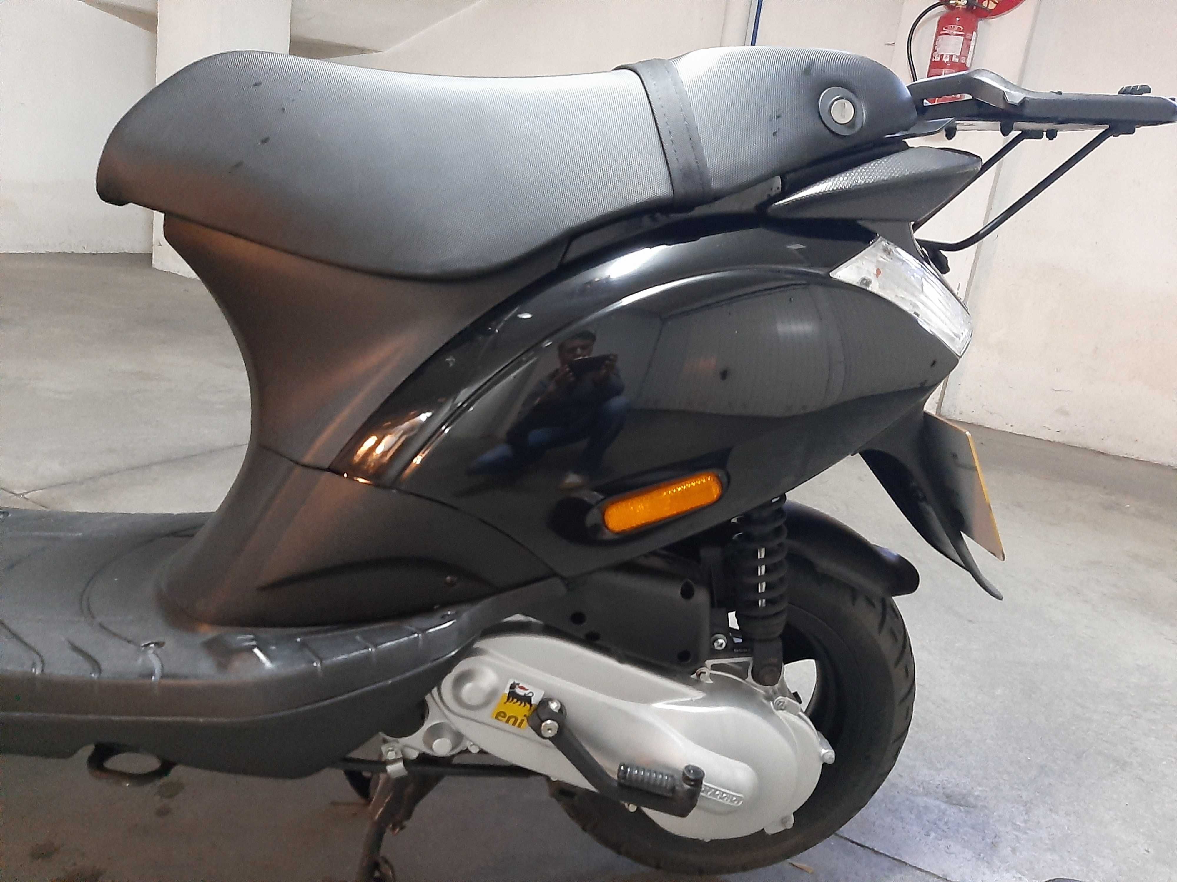Scooter Piaggio Zip 2T