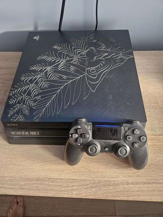Konsola ps4 1T The last of us