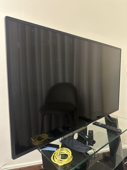 TV SILVER 50 SMART TV ( Android) - Preta + Suporte de Parede - Excelen