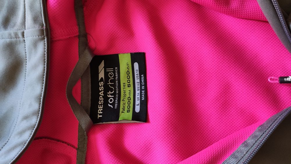 Вітровка розмір L,фірма  TRESPASS