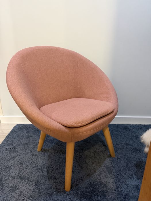 Cadeirão rosa velho