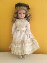 Boneca porcelana e boneco vinil - 5€ cada