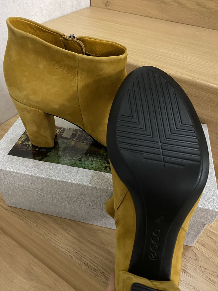 Nowe buty ECCO na obcasie