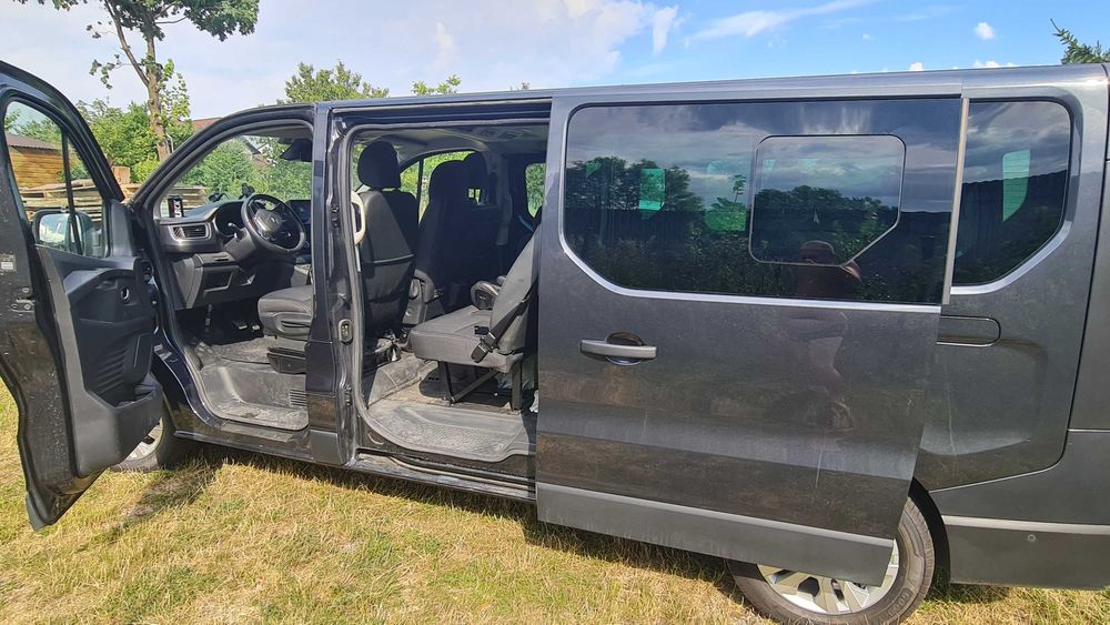 Wynajmę NOWEGO Busa 9-cio osobowego Renault Trafic 2.0 170 KM AUTOMAT