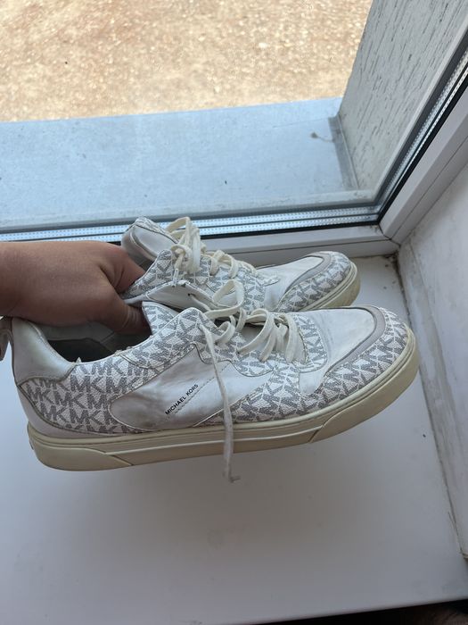 Продам кросівки michael kors стан 6/10