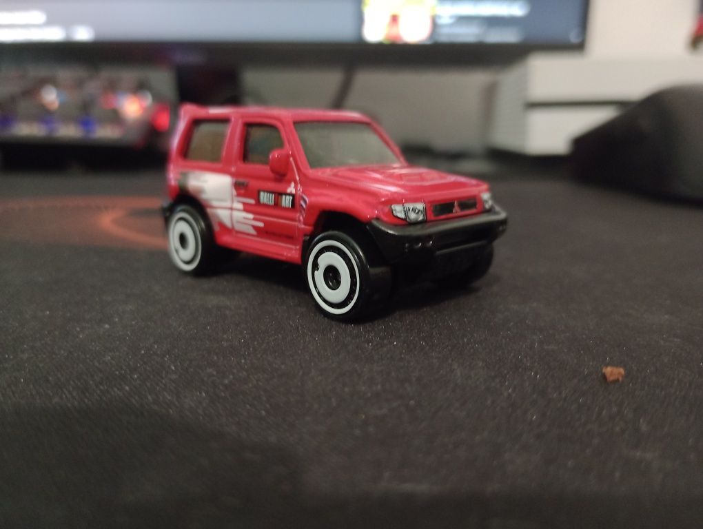 hot wheels Mitsubishi pajero