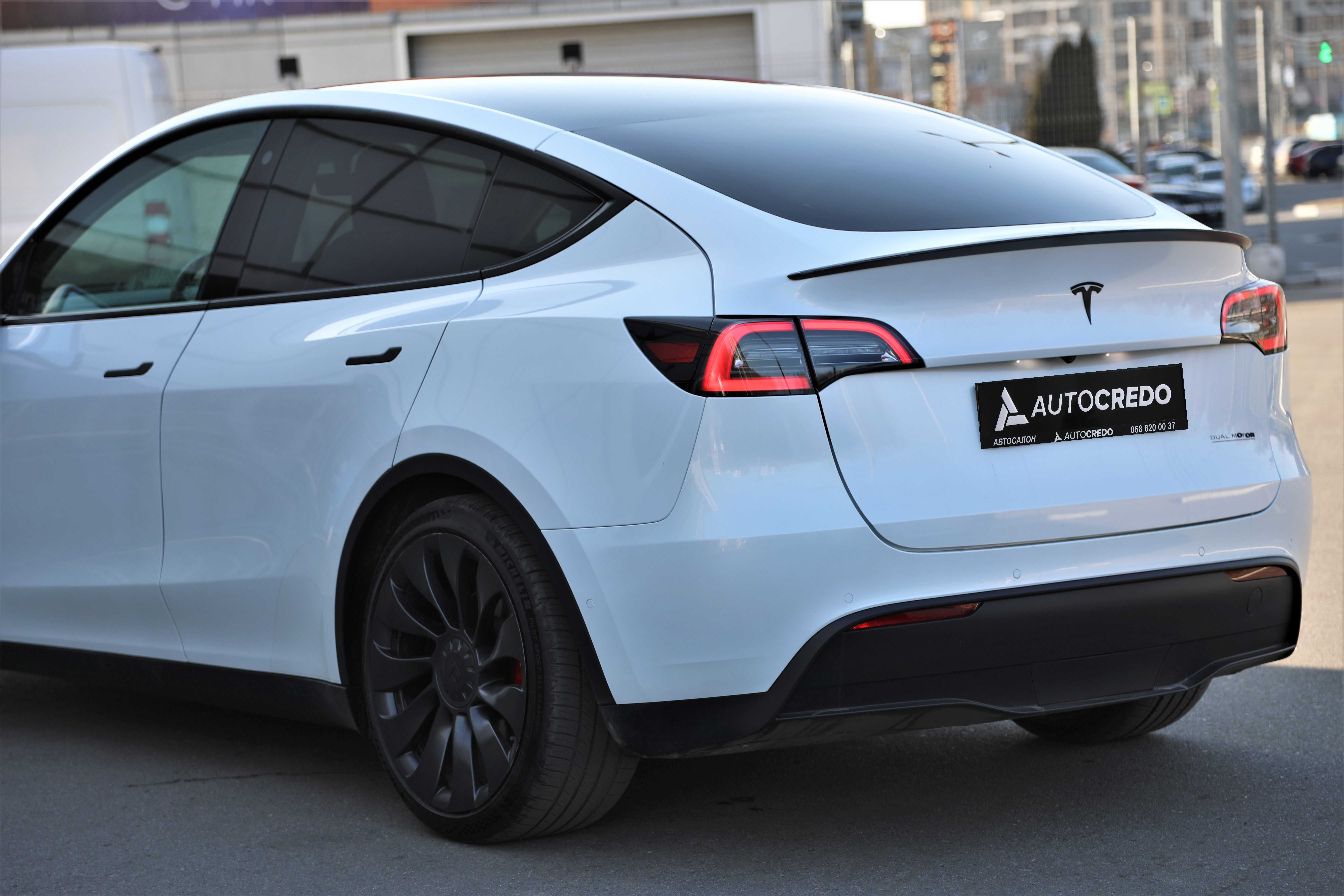 Tesla Model Y Performance Dual Motor 2021 року