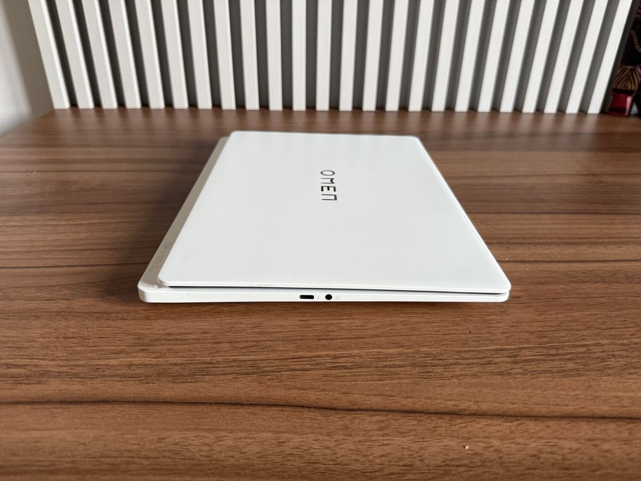 HP Omen Transcend 14 intel ultra 9 185H rtx 4070 32gb RAM 1tb SSD OLED