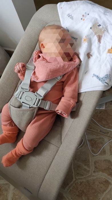 Шезлонг крісло гойдалка Chicco Rhythm'n'Sound заколисуючий центр