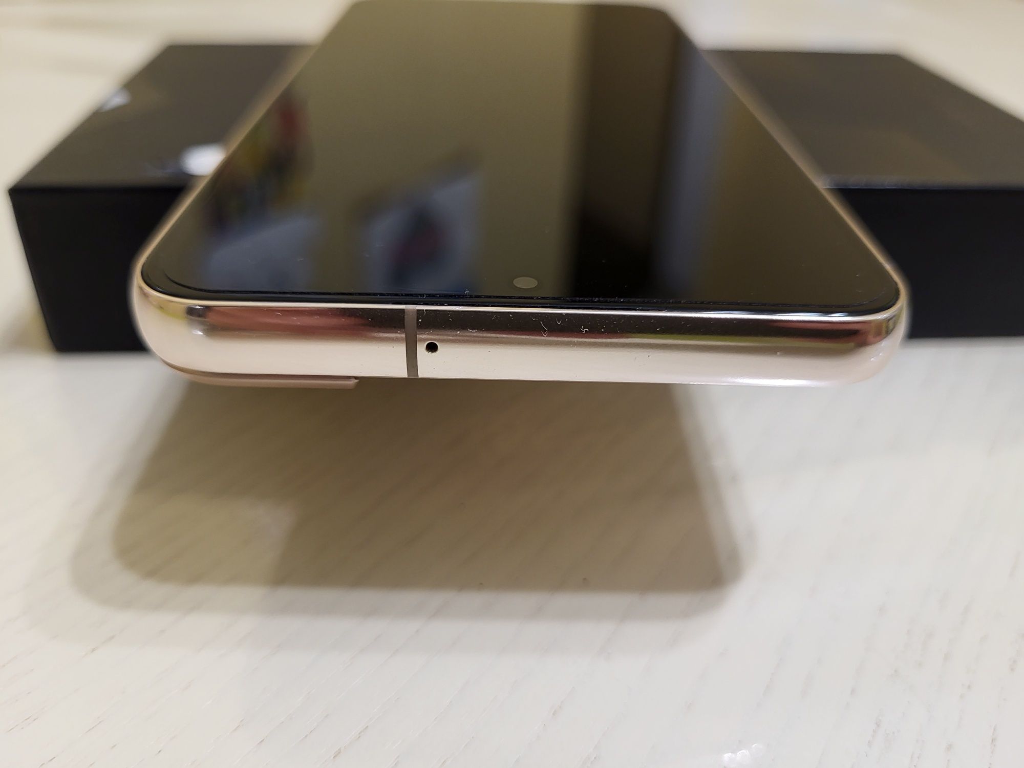 Смартфон Samsung Galaxy S22+ Plus 5G (Самсунг С22+ плюс)