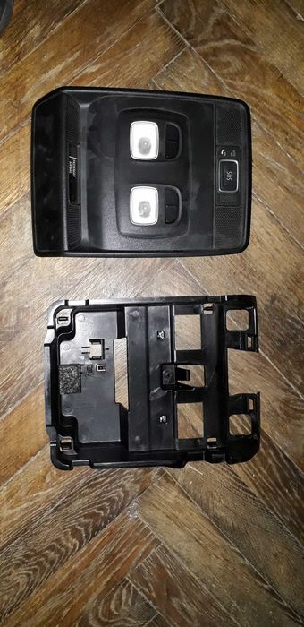 renault clio v podstawa anteny ,wygłuszenie, lampka, mechanizm wlewu