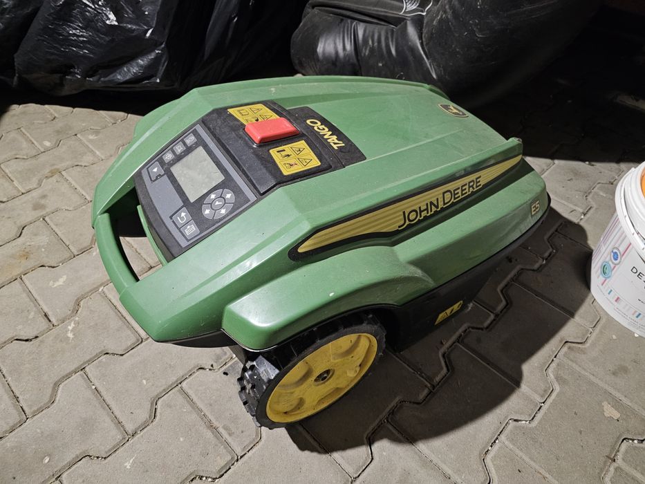 Robot koszący John Deere Tango e 5