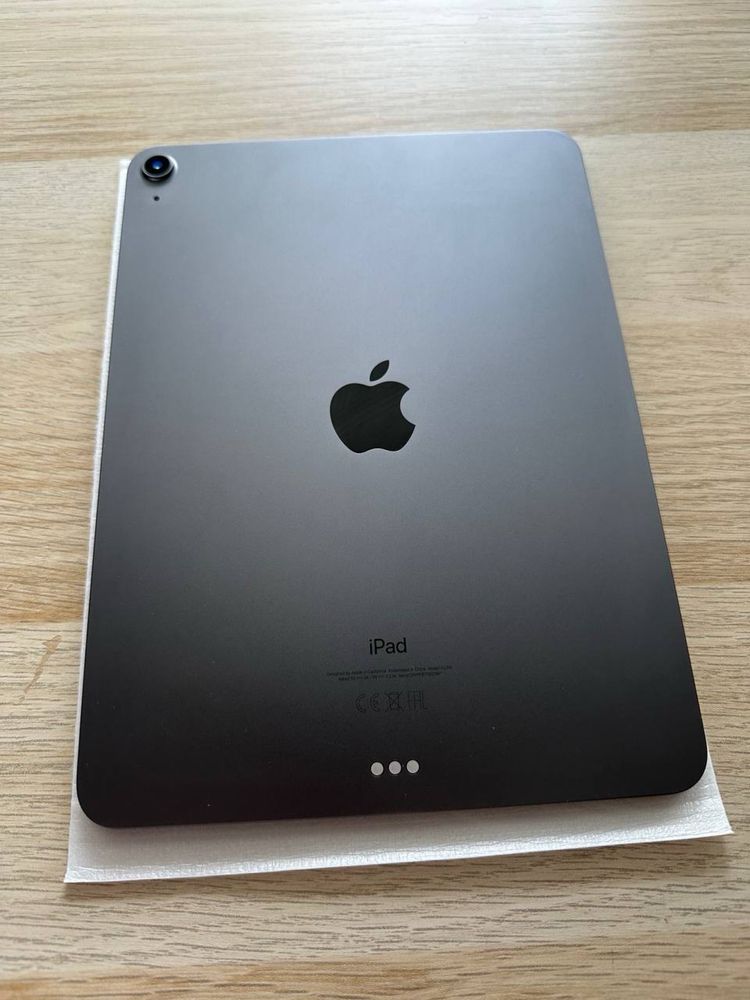 Apple iPad Air 4 gen. (2020) 64 GB + nowe szkło hartowane