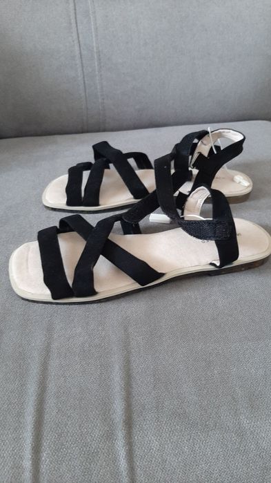 Sandały czarne nowe r. 36