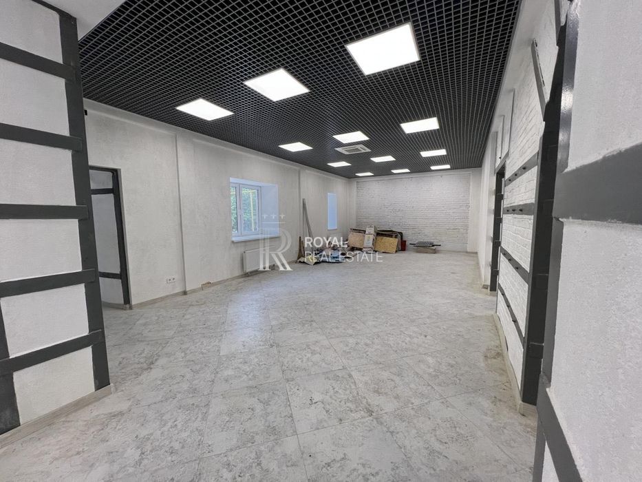 Оренда ОСЗ Офіс 814 м.кв вул. Івана Франка 26 ФАСАД Центр Парковка