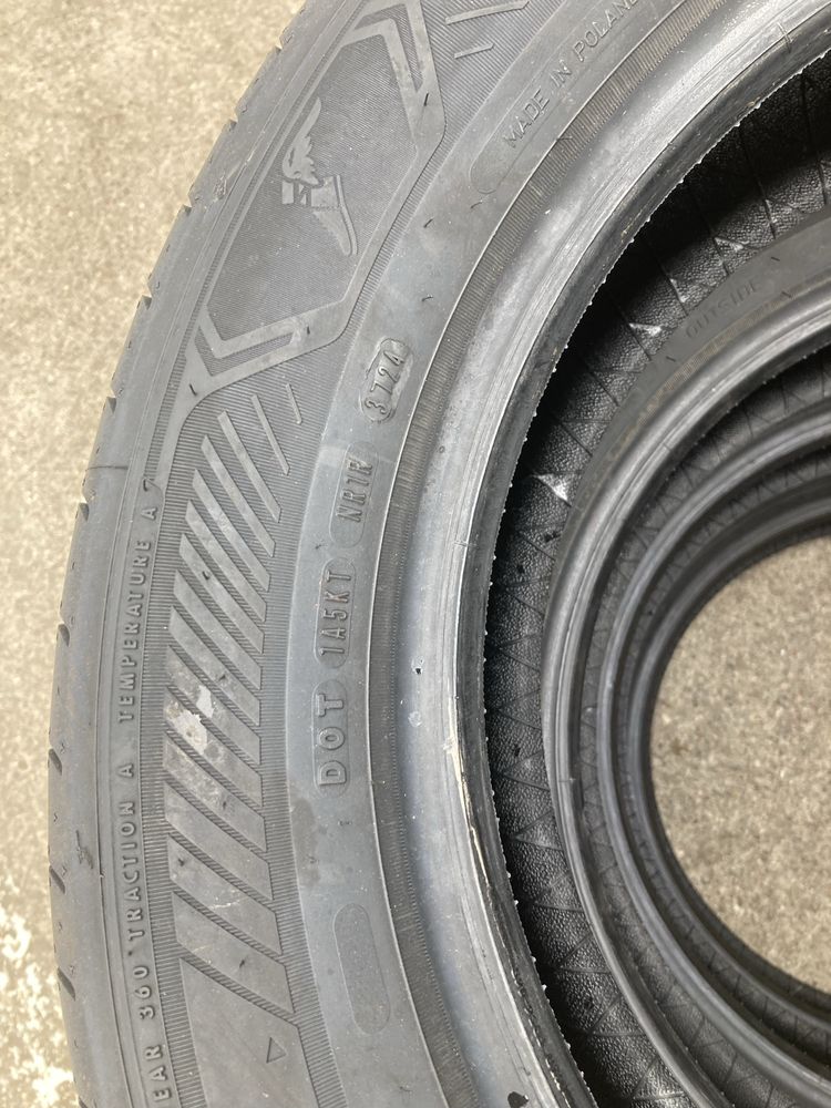 Komplekt opon letnich 215/60 r17