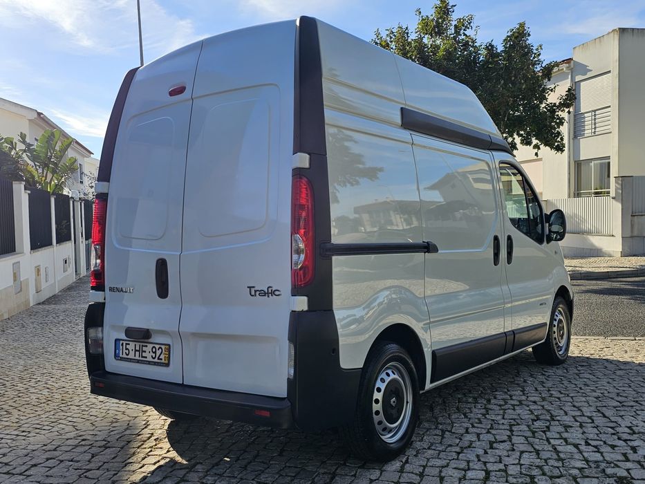 Vendo Renault trafic com apenas 36 mil km reais está como nova