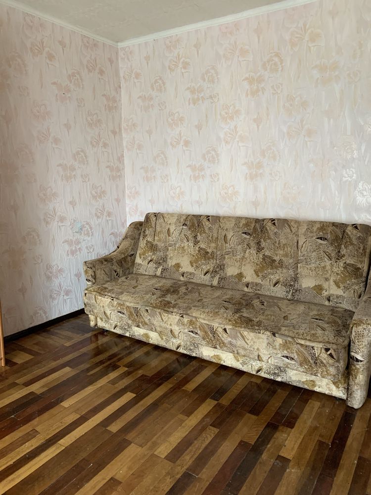 Продам 1 комнатную квартиру на Лазурном