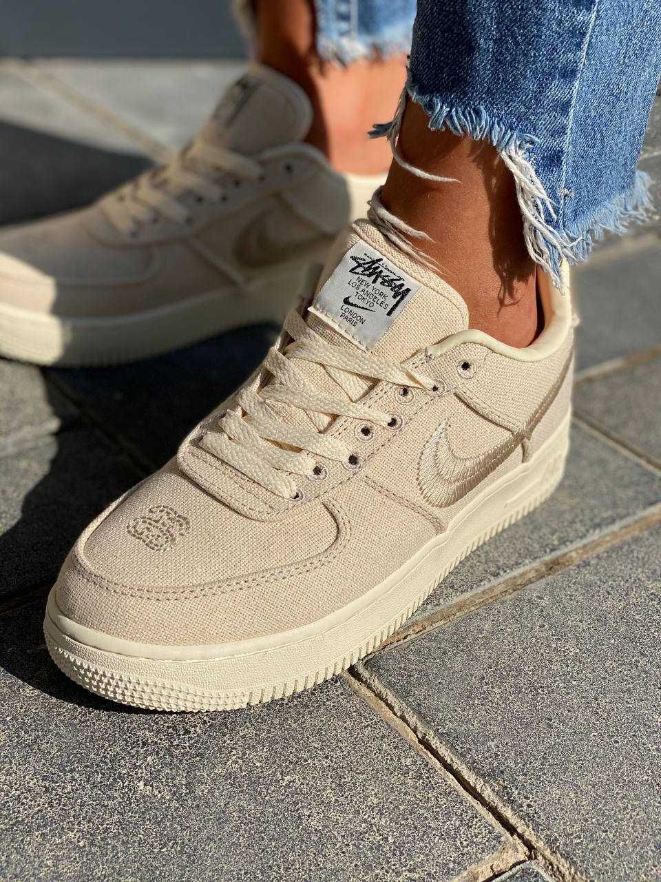 Жіночі кросівки Nike Air Force 1 Low Stussy Fossil бежевий 2138 ХІТ