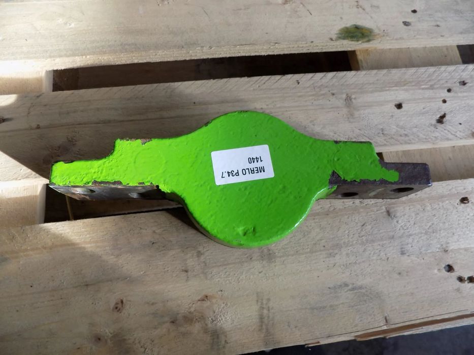 Merlo P 34.7 mocowanie wieszak ucho mostu tylnego