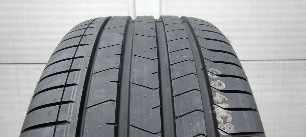 1xOpona Letnia PIRELLI PZERO PZ4 K1 T0 XL 103W 275/35R21 2022R