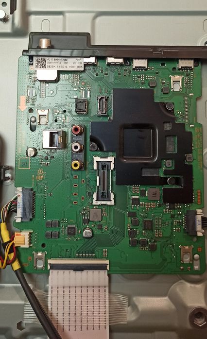 На запчастини телевізор Samsung UE43TU8002K