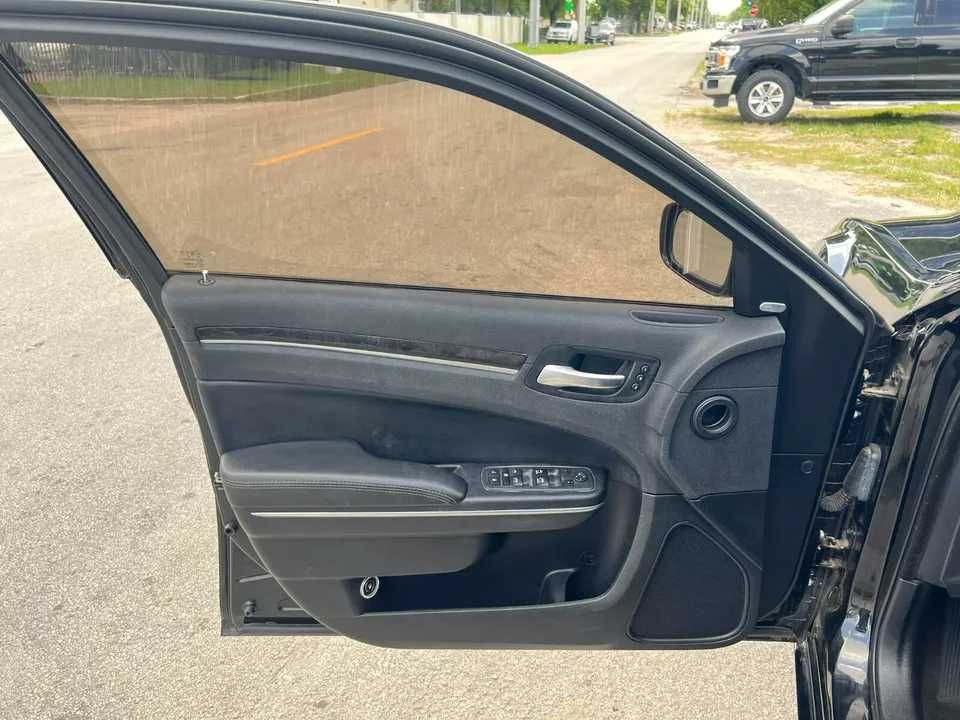 2017 Chrysler 300 Series