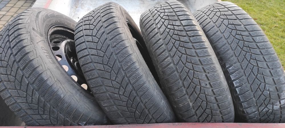 Opony zimowe z felgami 215/65/16 zimowe