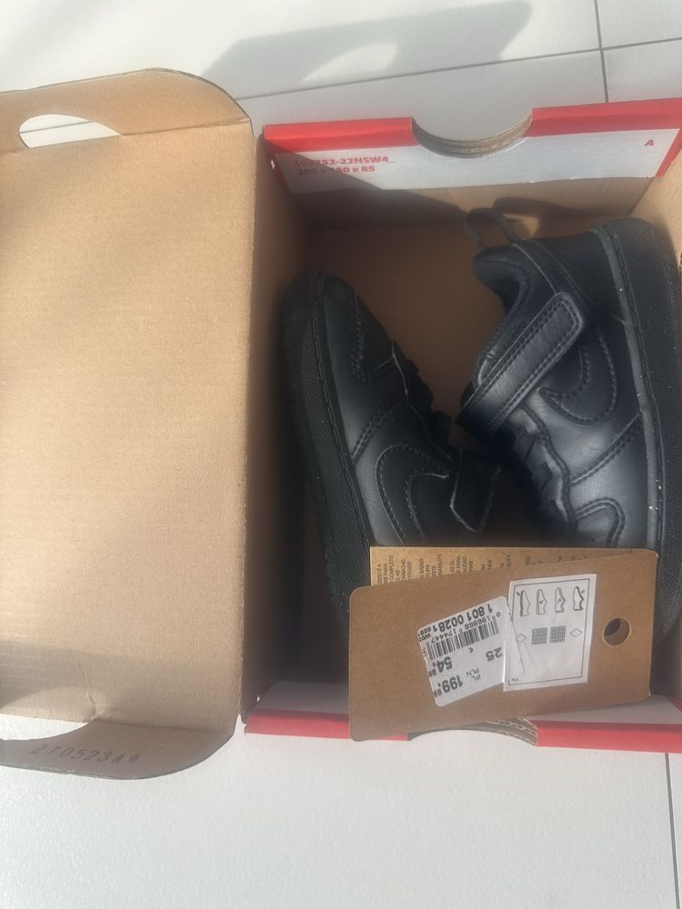 Buciki sportowe NIKE rozm. 25