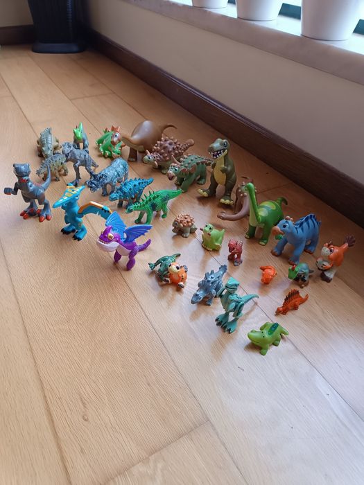 Conjunto de 30 dinossauros várias espécies, tamanhos, incluindo legos