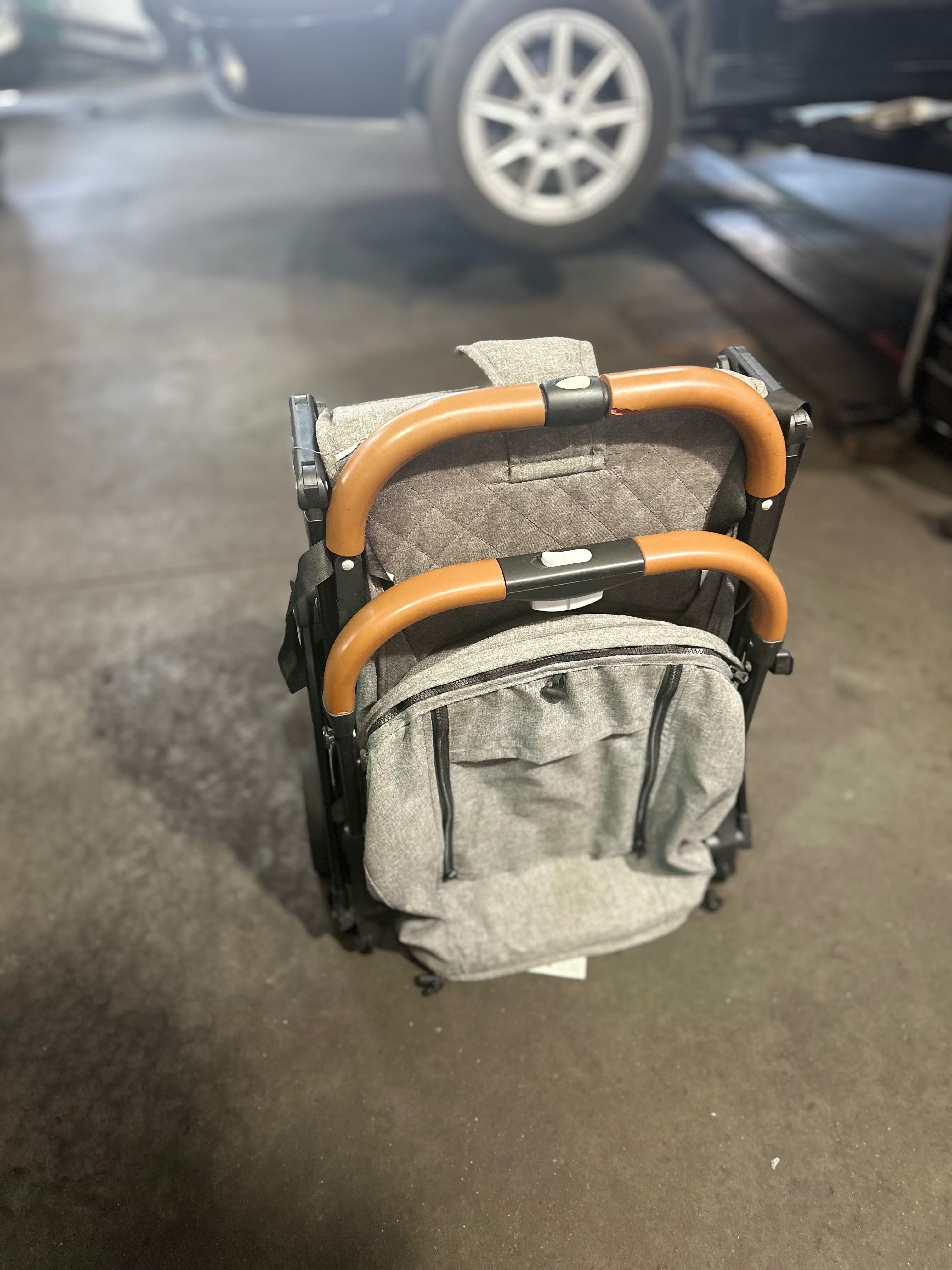Vendo carrinho de  Bebe em ótimo estado !