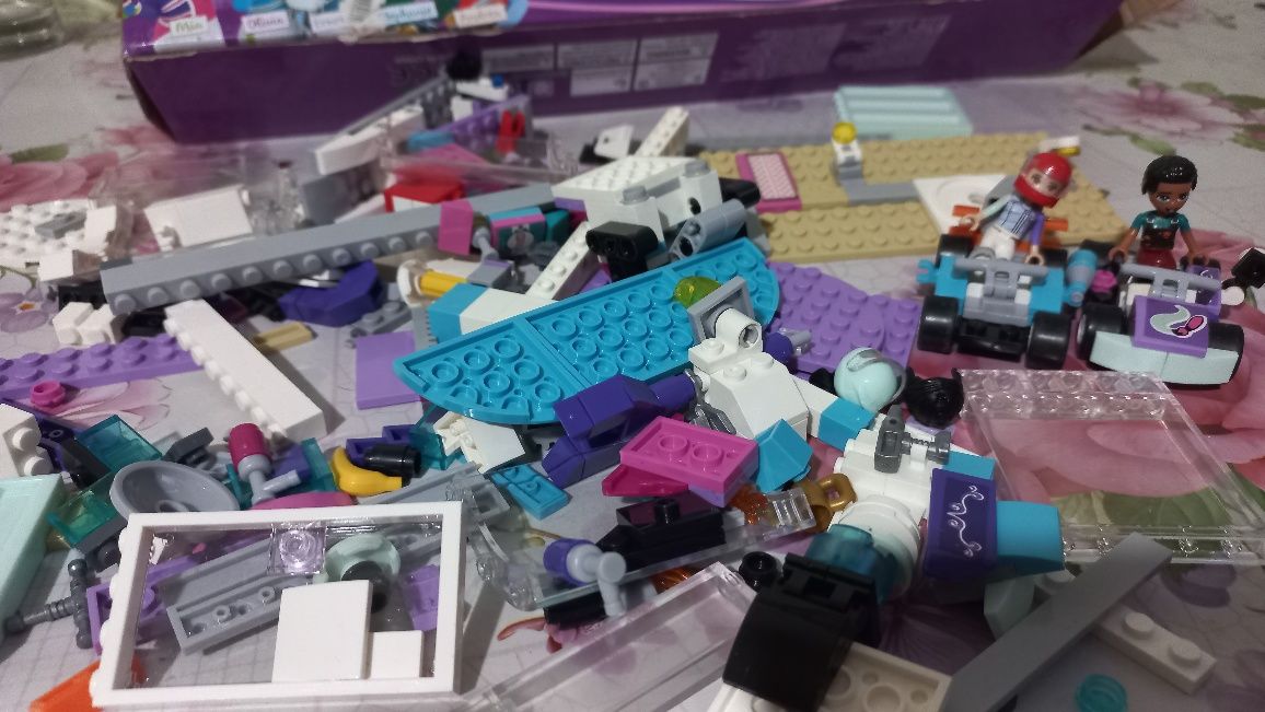 Продам конструктор Lego Friends