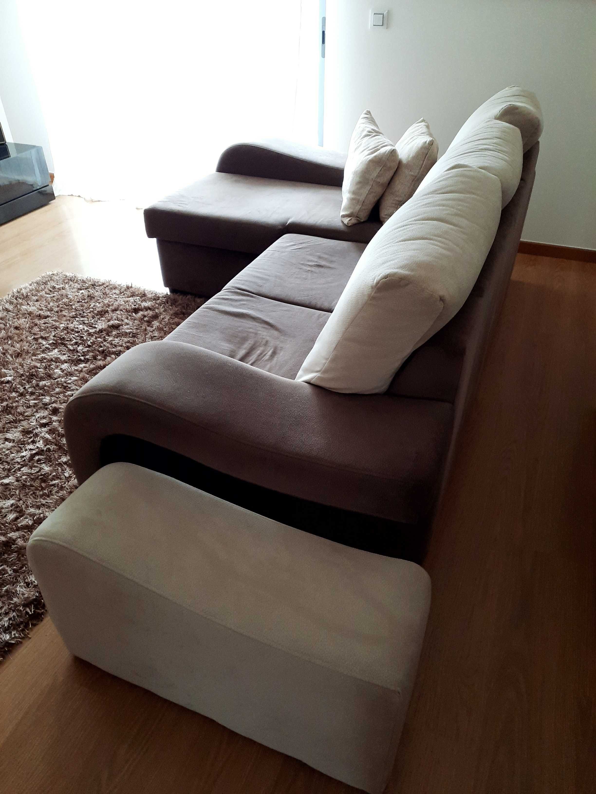 Sofá cama com chaise long